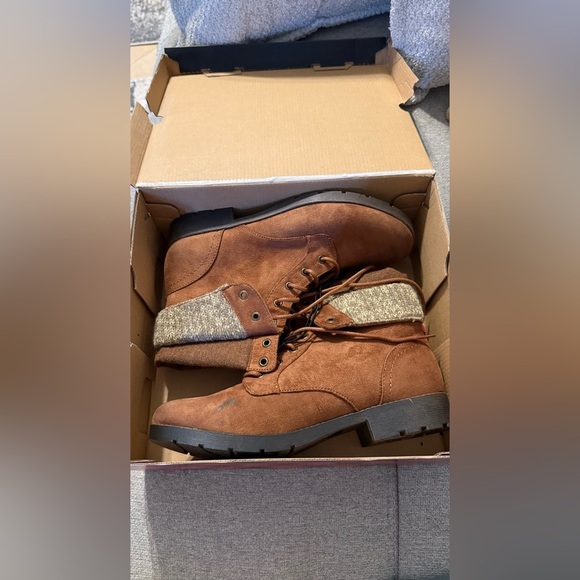 Arizona AZ York Chestnut Boots - Picture 6 of 8